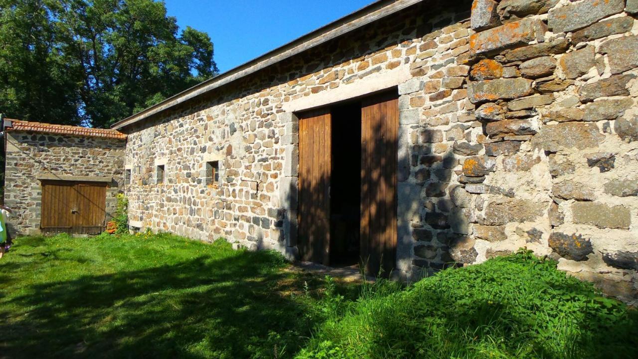 Maison De Famille Au Plateau Du Mezenc Les Vastres Exterior photo